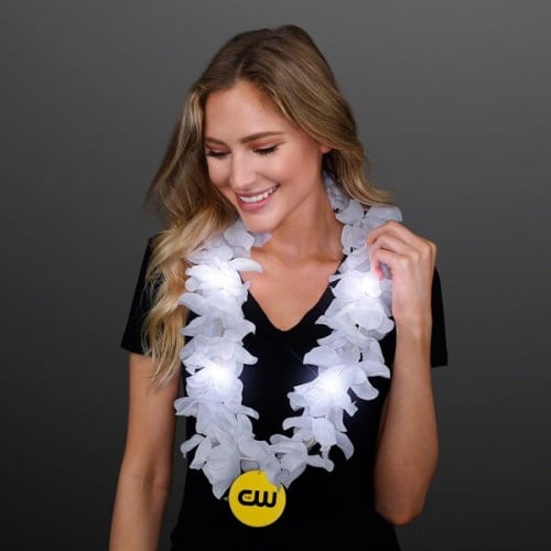 White Flower Light Up Lei with Medallion