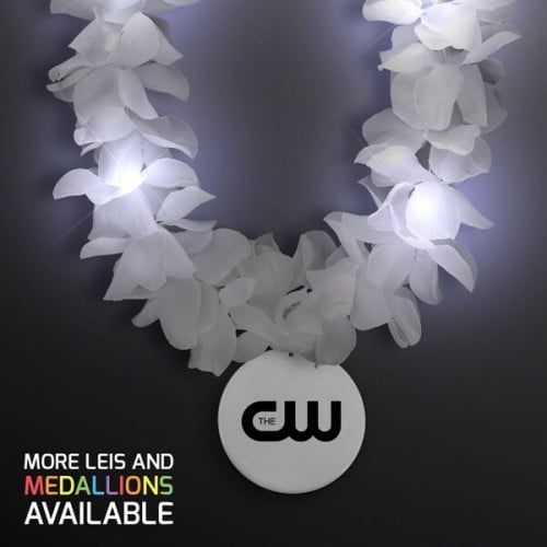 White Flower Light Up Lei with Medallion