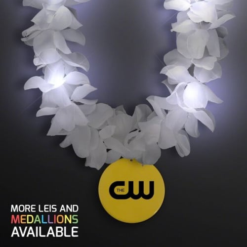 White Flower Light Up Lei with Medallion