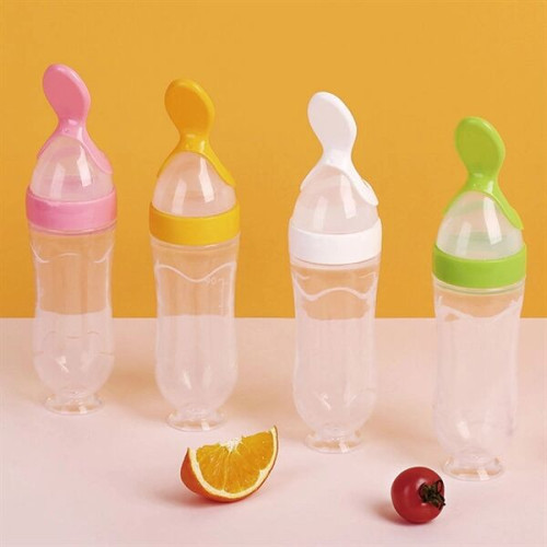 Baby squeeze spoon feeder
