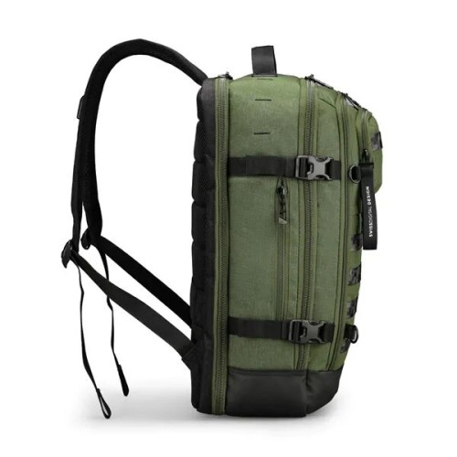 SwissDigital® BERG PRO USB Charging Port Camera Backpack