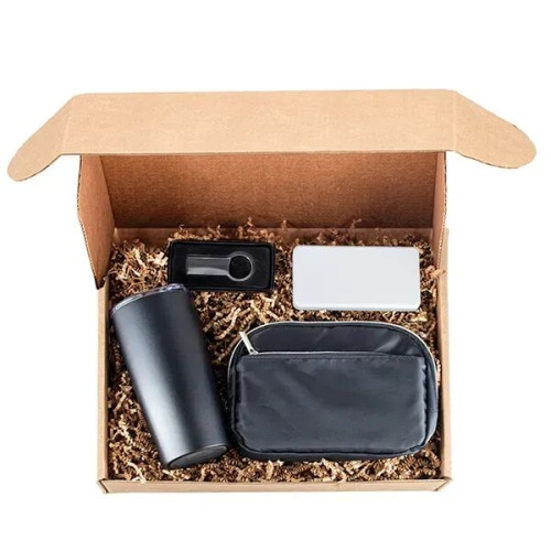 EVERYDAY ESSENTIALS KIT Gift Set