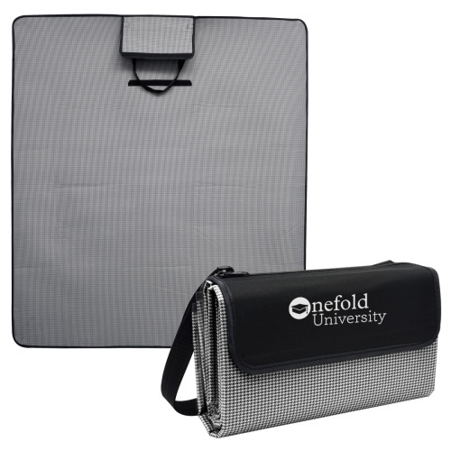 Hunter Houndstooth Roll-Up Picnic Blanket